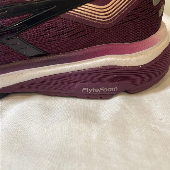 Asics Burgundy and Black Athletic Shoes with Breathable Mesh- GT-1000 - Picture 7 of 12